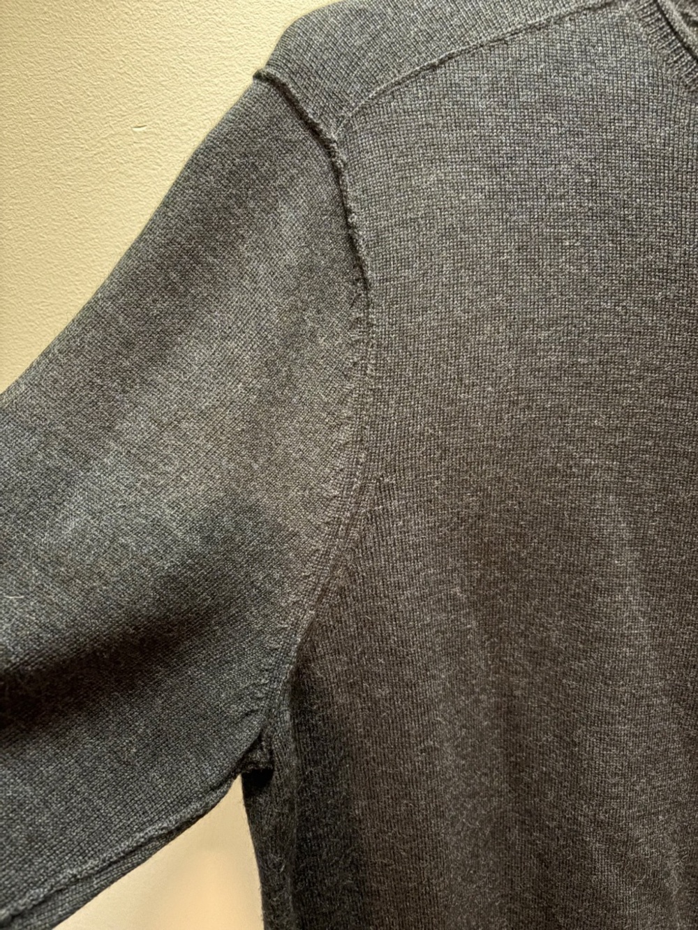 Men’s New Robert Barakett Navy Knit Sweater (size: XL) - Picture 4 of 7